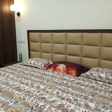 Chinta Haran Rest House Диогар Екстериор снимка