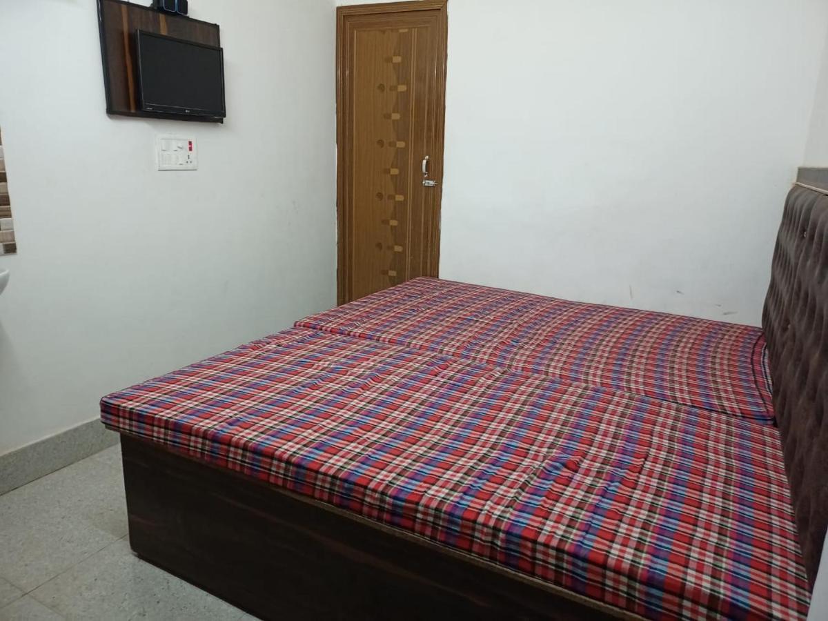 Chinta Haran Rest House Диогар Екстериор снимка