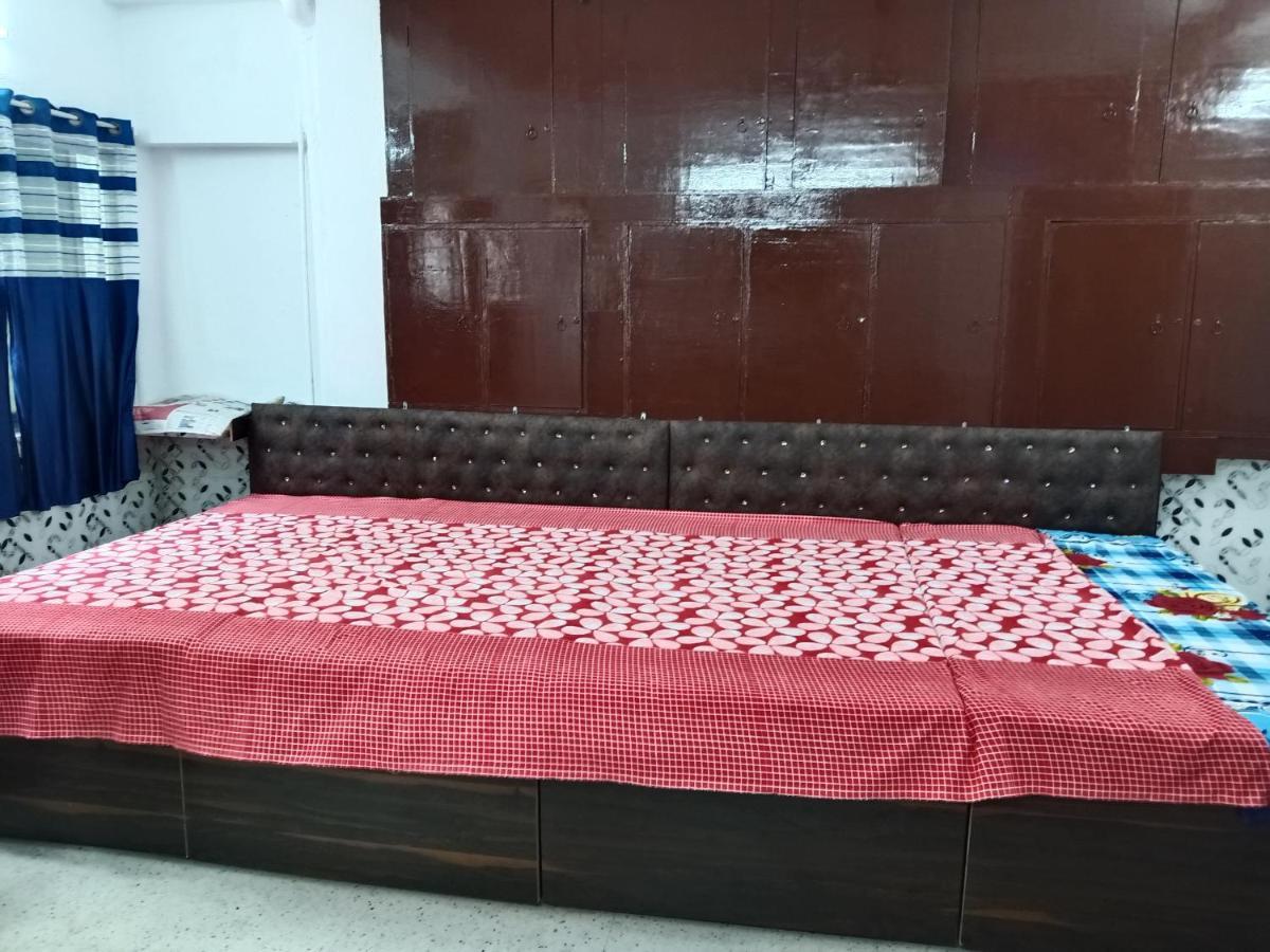 Chinta Haran Rest House Диогар Стая снимка