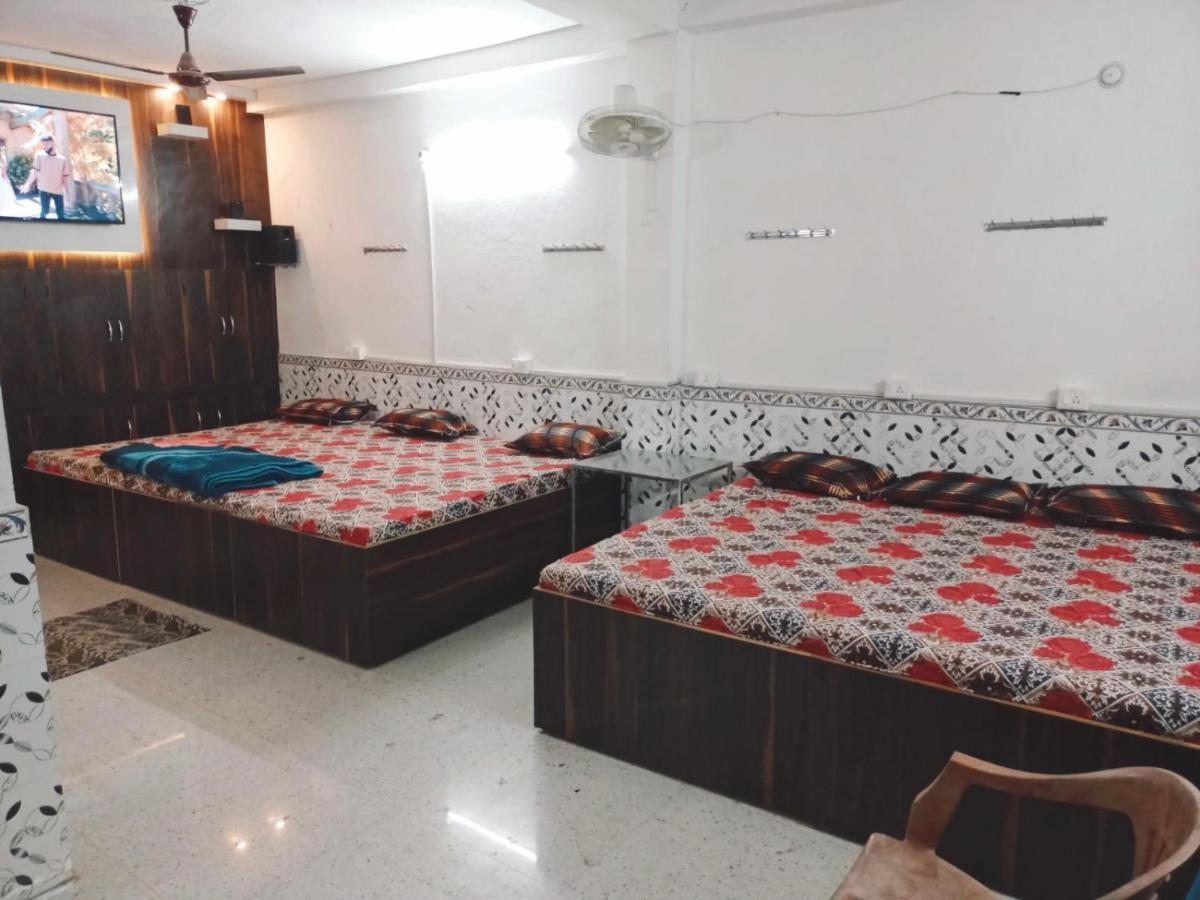 Chinta Haran Rest House Диогар Екстериор снимка