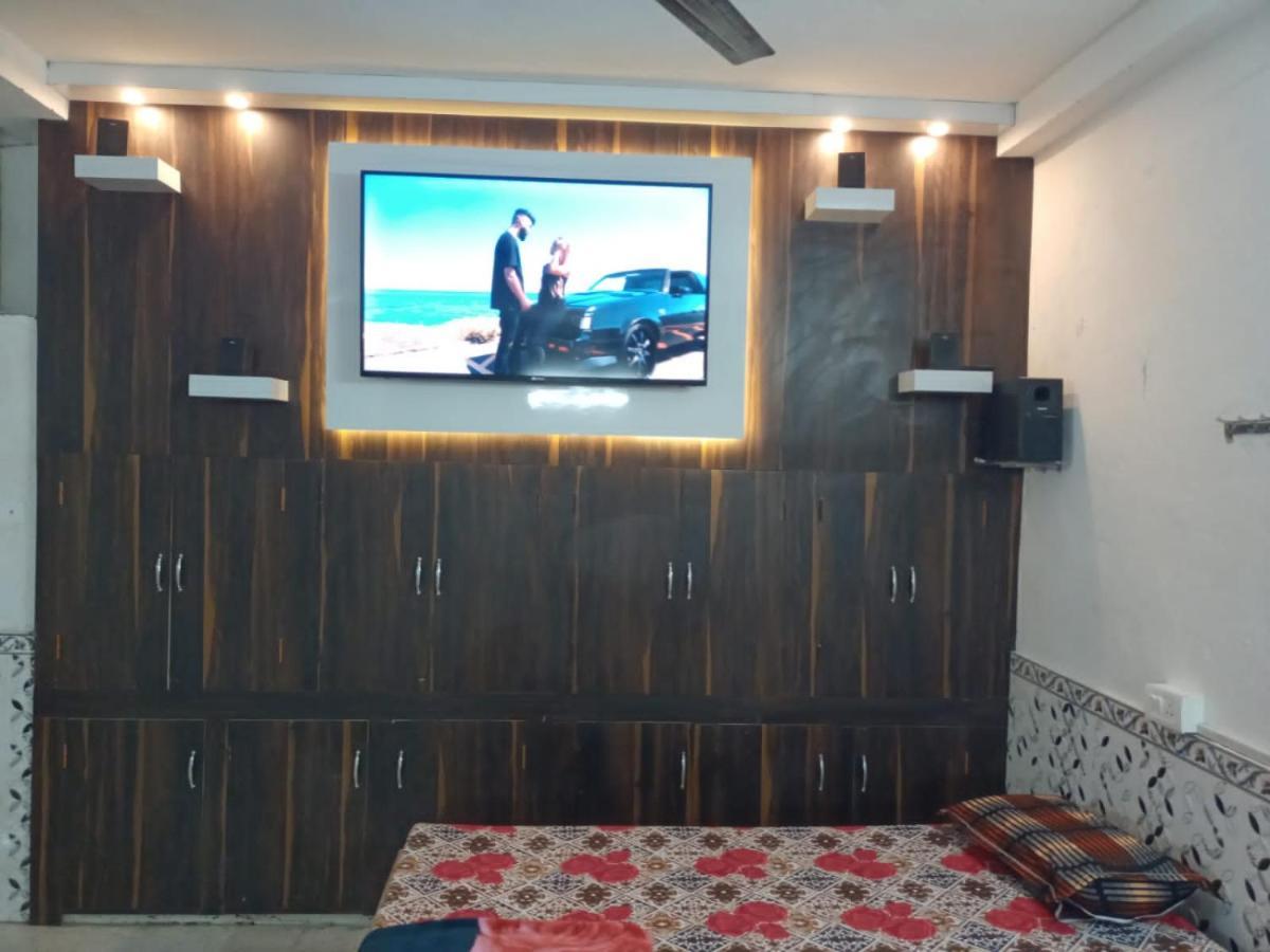 Chinta Haran Rest House Диогар Екстериор снимка