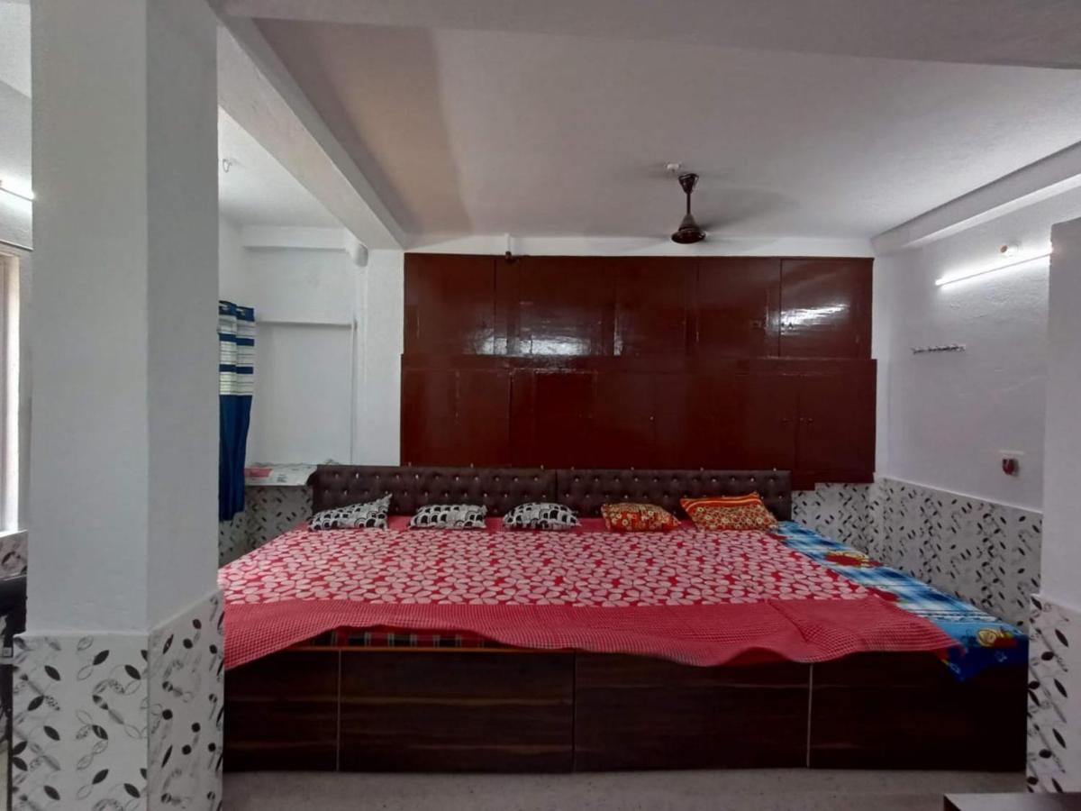 Chinta Haran Rest House Диогар Стая снимка