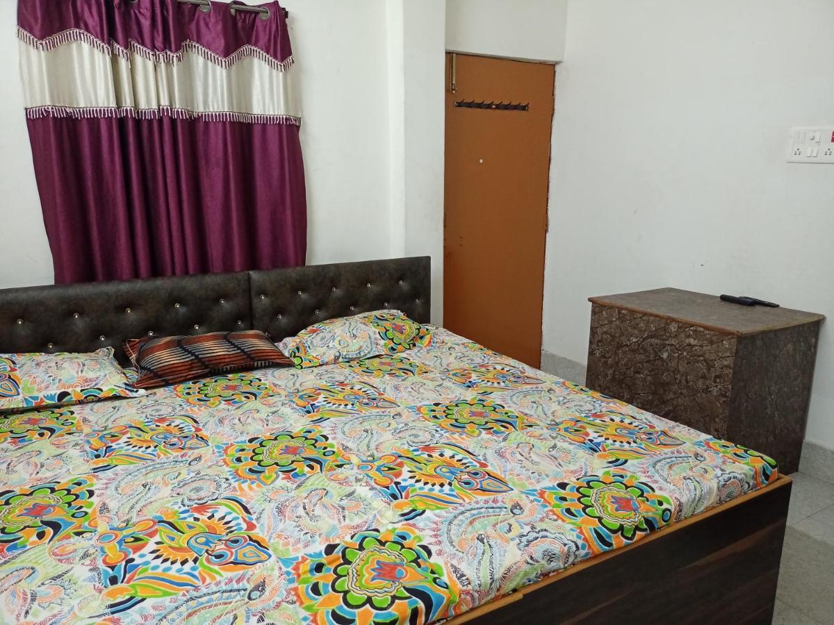 Chinta Haran Rest House Диогар Екстериор снимка