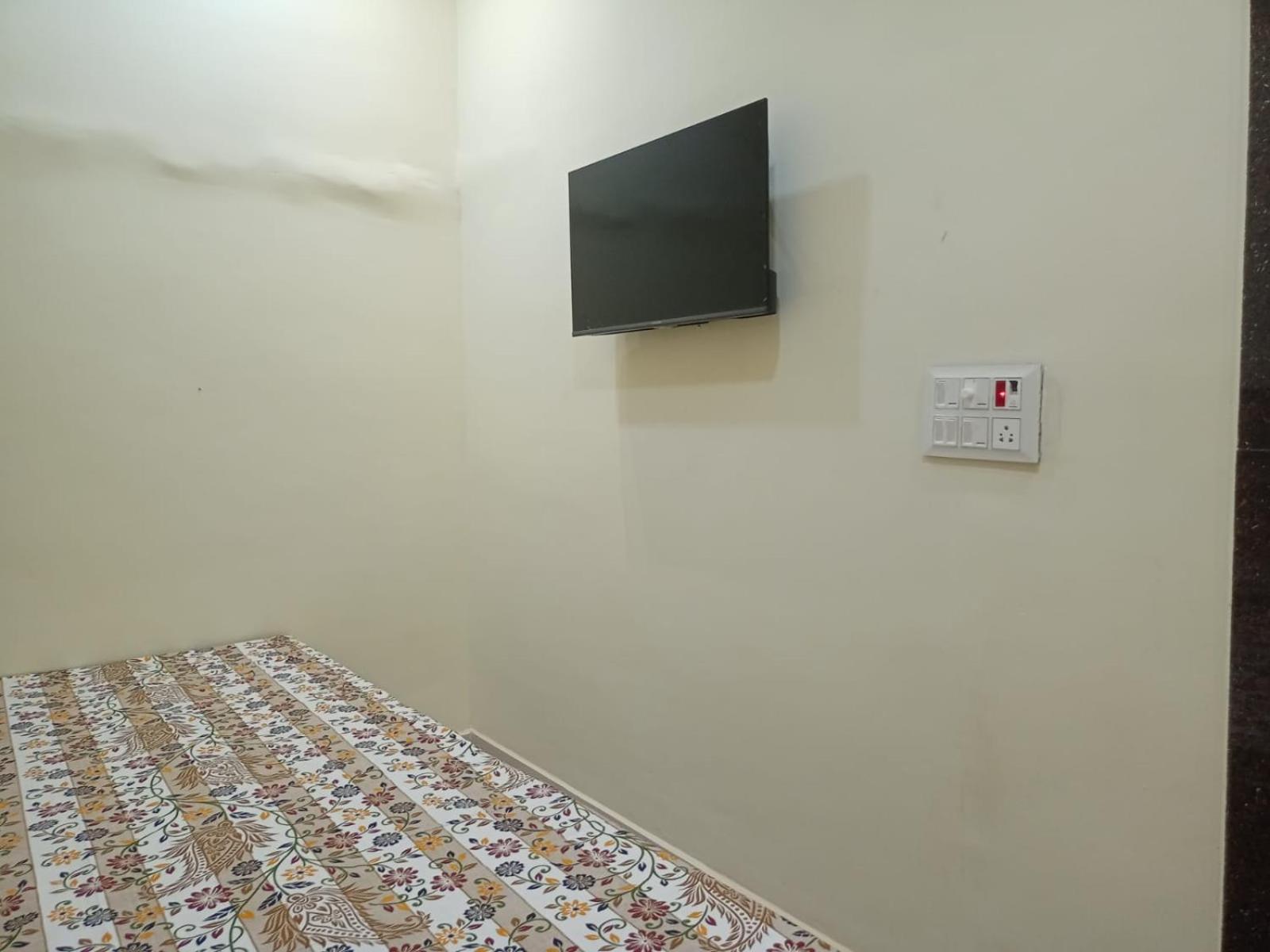 Chinta Haran Rest House Диогар Екстериор снимка