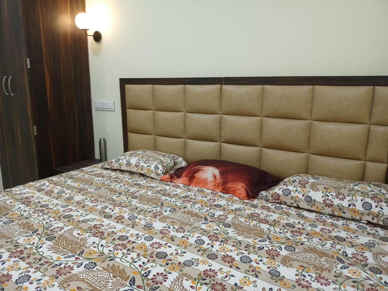 Chinta Haran Rest House Диогар Екстериор снимка